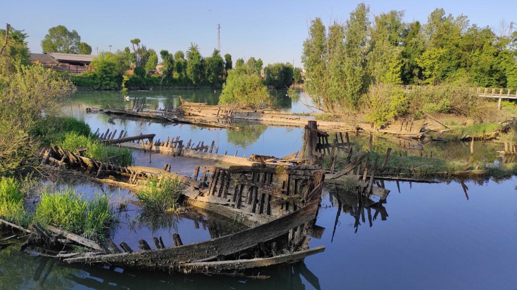 Vista del cimitero dei burci a casier Treviso