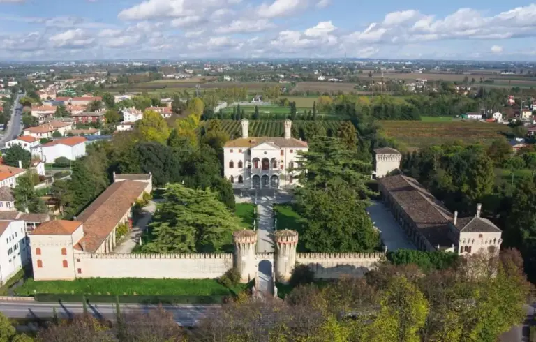 Villa Giustinian, Ciani Bassetti: il Castello di Roncade