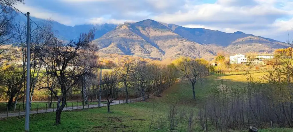 Castelcucco foto panoramica sentiero Col Muson