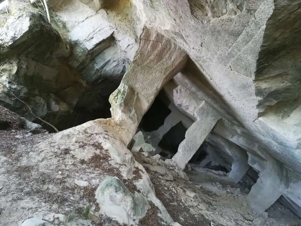 Il Parco Grotte del Caglieron a Fregona (TV) 4 Parco Grotte del Caglieron a Fregona TV colonne delle cave