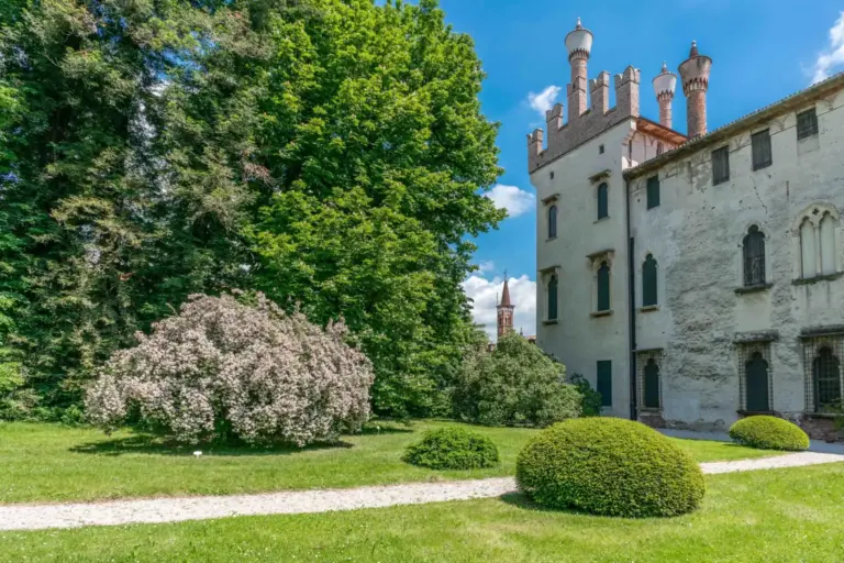 Al Castello di Thiene si gioca ‘come una volta’, nel week-end del 20 e 21 aprile c’è il magico mondo di Alice