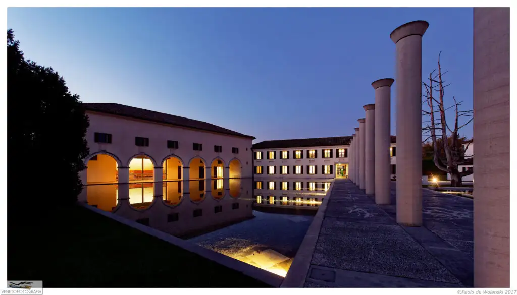 Fabrica Notturna by Paolo de Wolanski