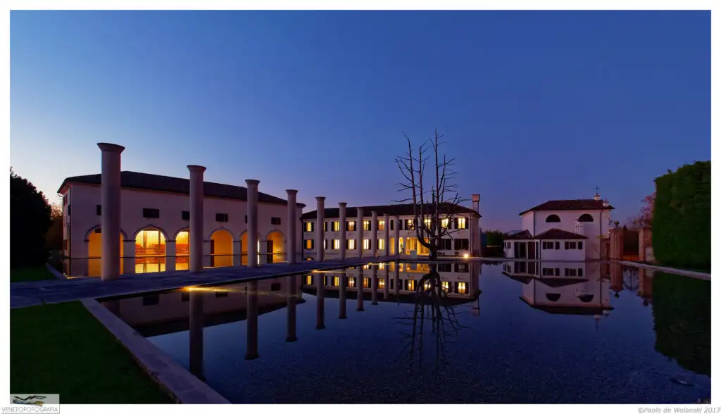 Fabrica notturna2 by Paolo de Wolanski