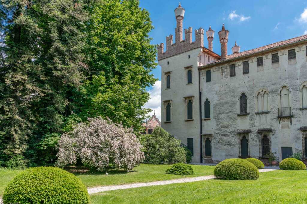 Giardino Castello di Thiene facciata Nord R