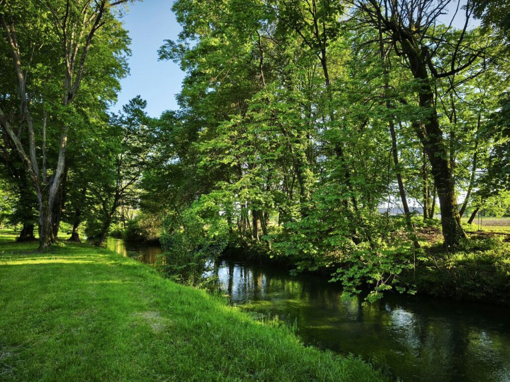 Fiume Melma nel parco alberato di Villa Maria a Pezzan di Carbonera TV